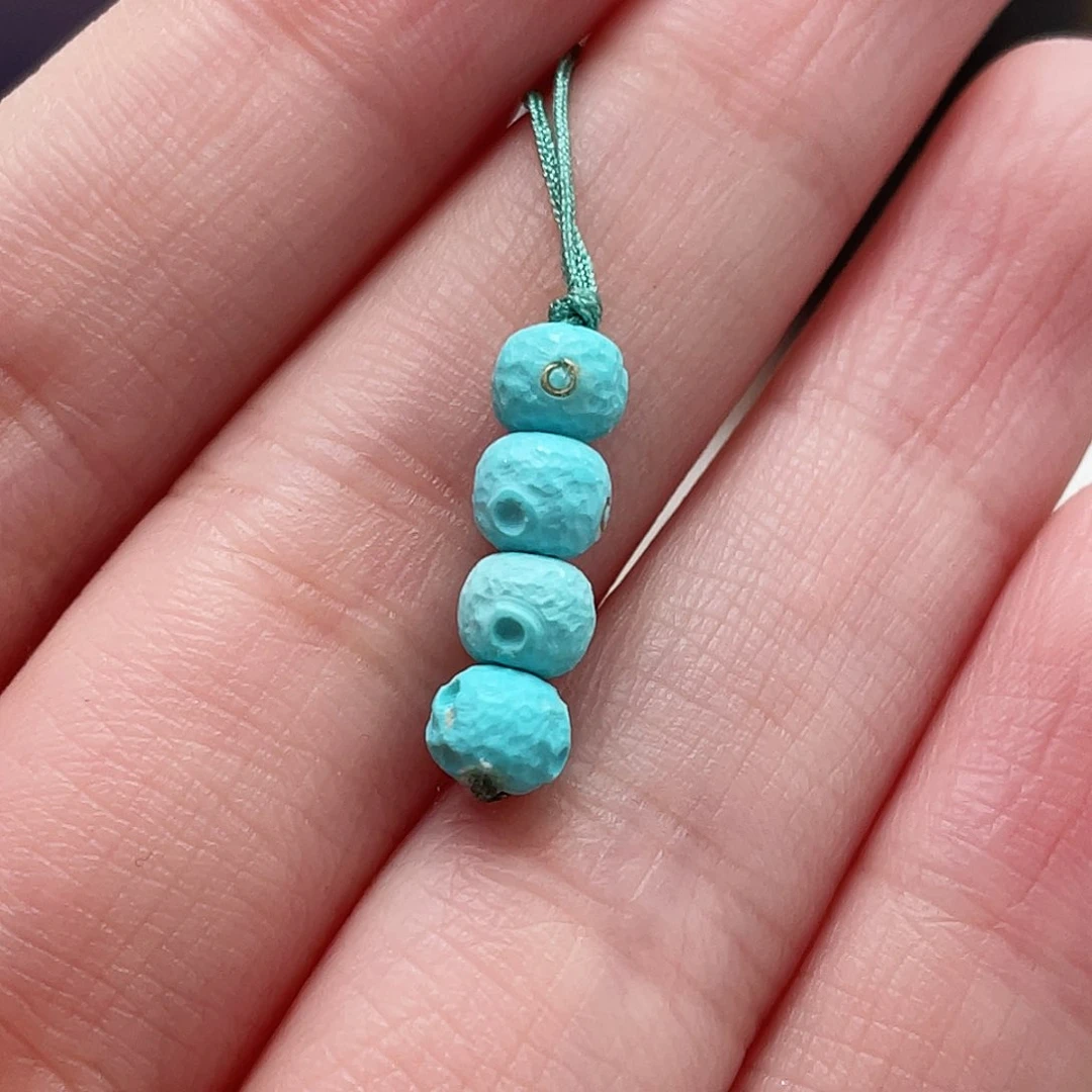 绿松石颈饰未镶嵌