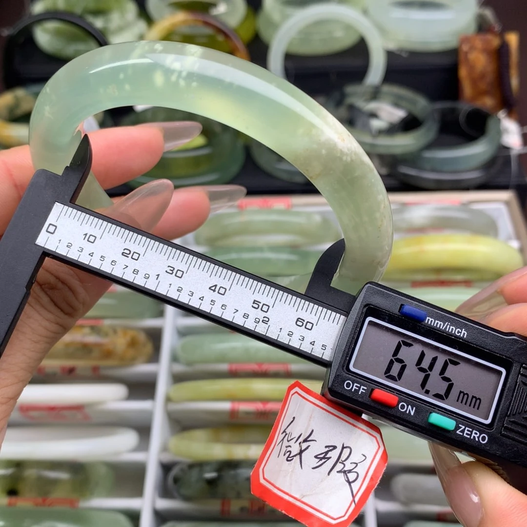 蛇纹石玉未镶嵌手镯860