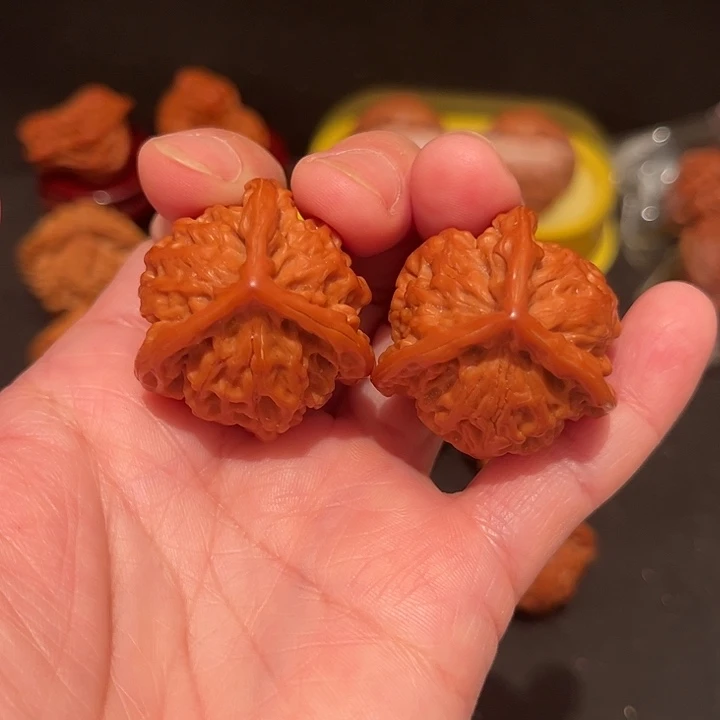 把件文玩核桃三棱