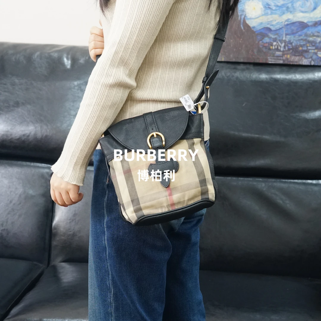 95新 BURBERRY/博柏利 格纹拼皮斜挎包/FYZT08410017/0017