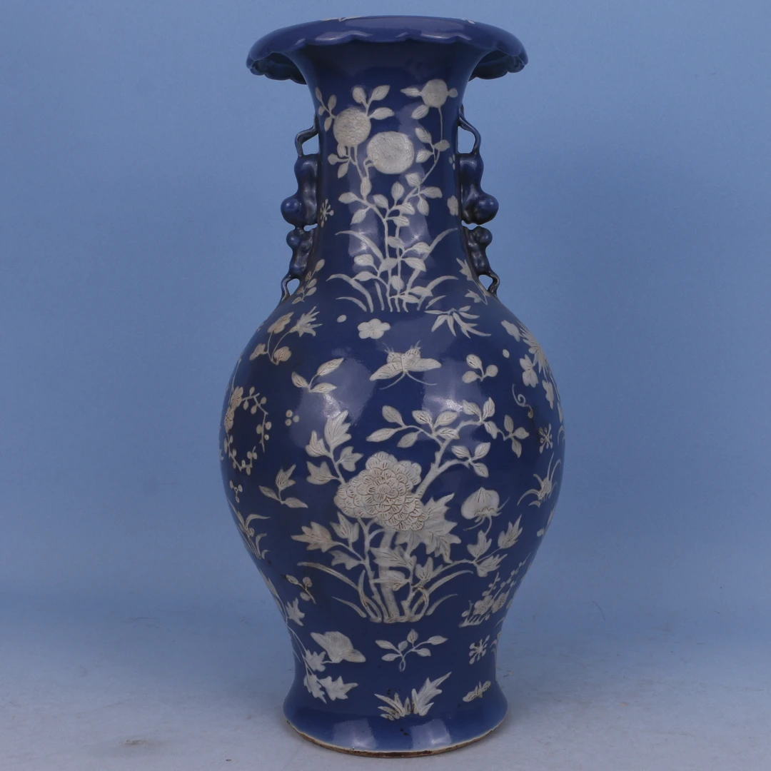 Lot964  清  蓝釉加白大瓶