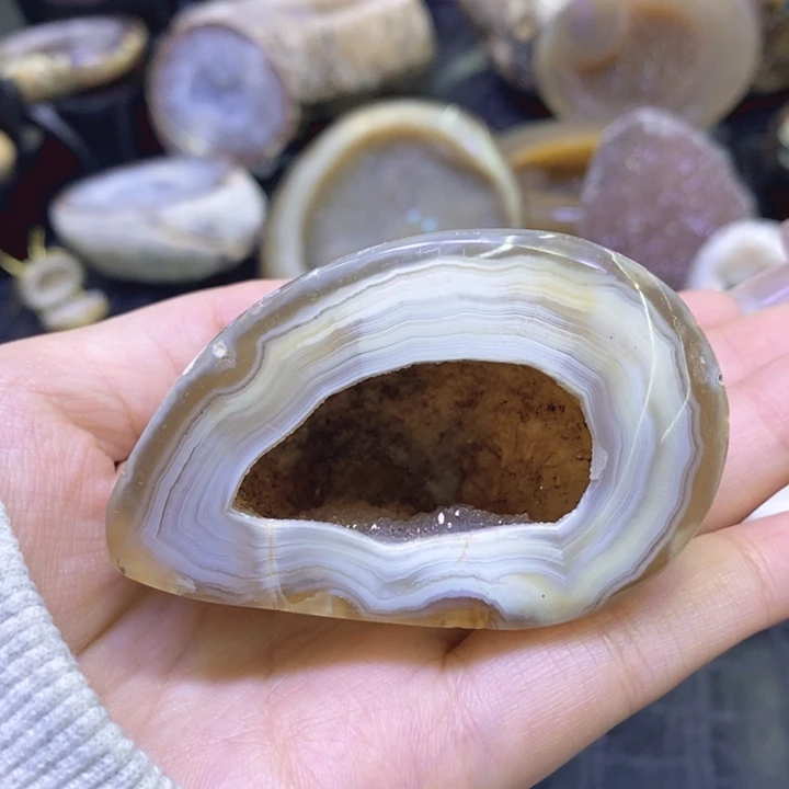 未镶嵌珠宝半成品紫晶福利洞