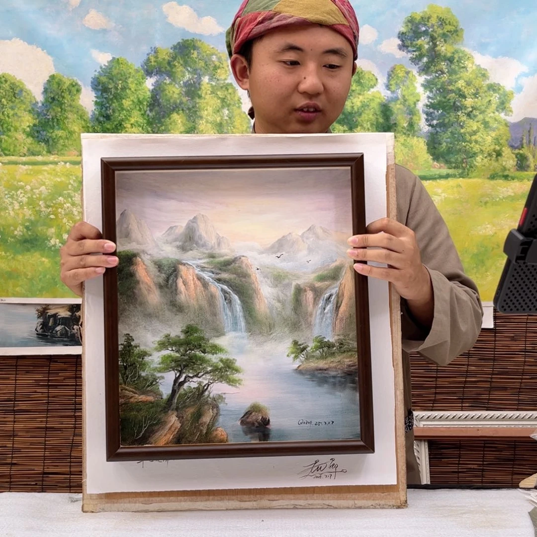 油画行路人小院绘画作品竞拍