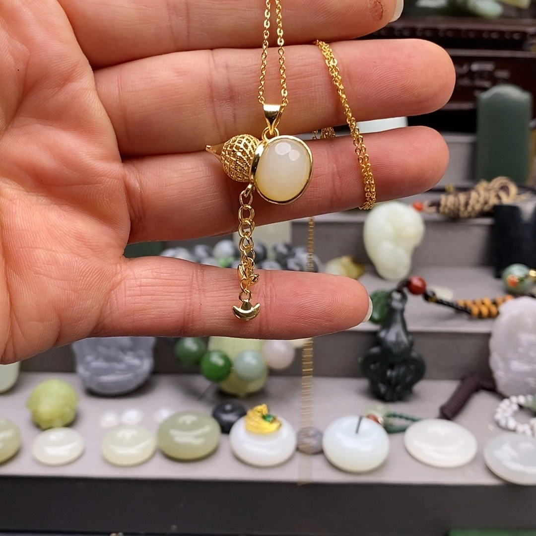 和田玉未镶嵌颈饰