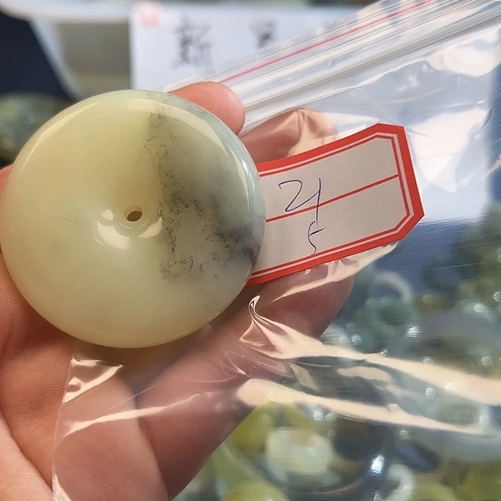 蛇纹石玉未镶嵌珠宝奇石
