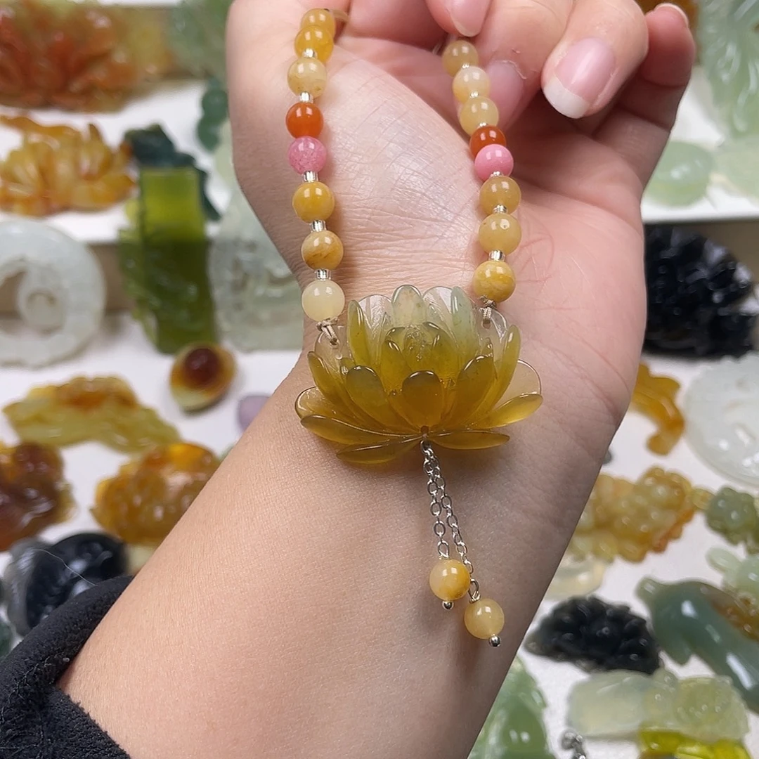 蛇纹石玉未镶嵌颈饰