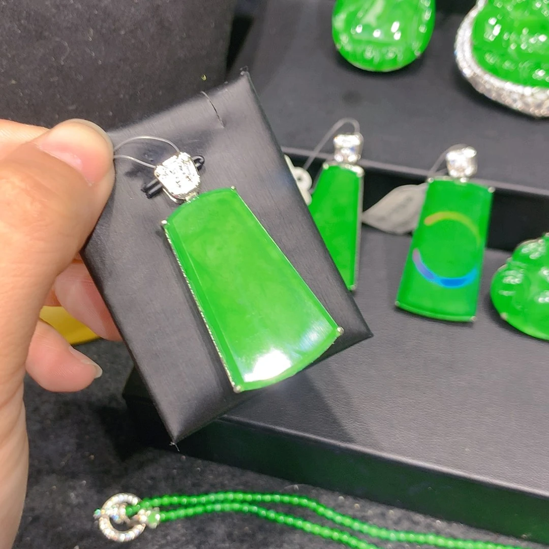 颈饰银S925镶嵌翡翠80855