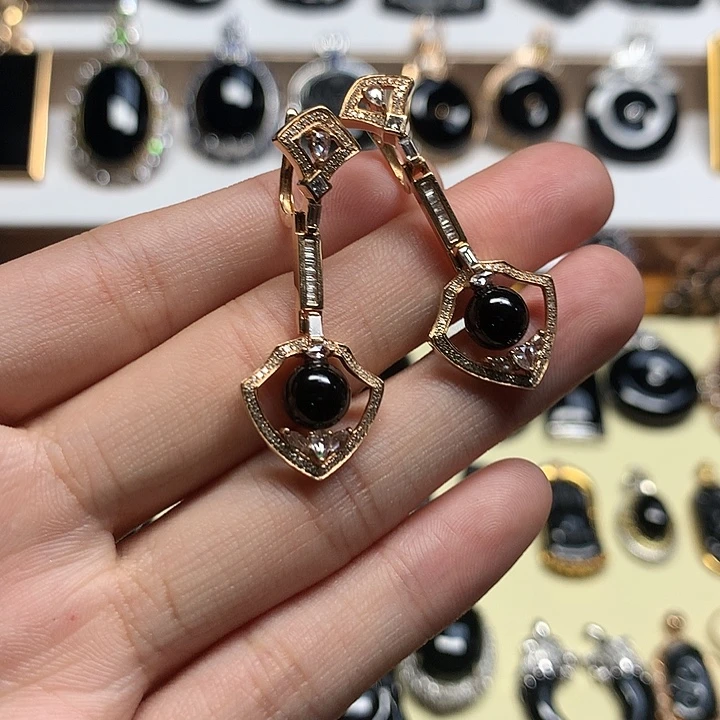 翡翠18K金镶嵌耳坠6.8mm