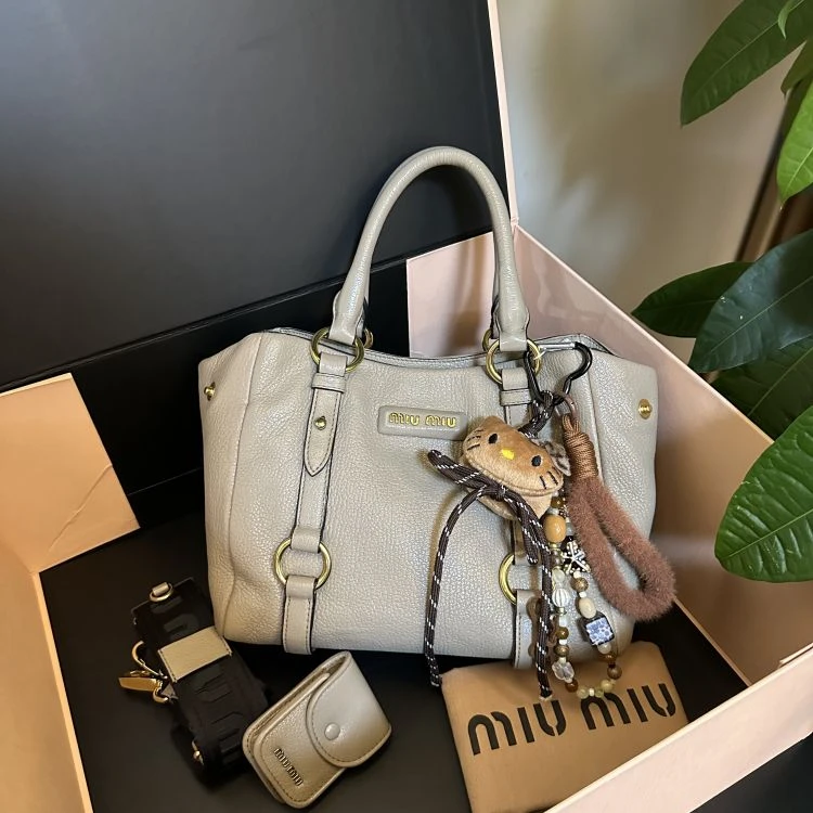 95新/缪缪/C8851981675/[251231CZ02]