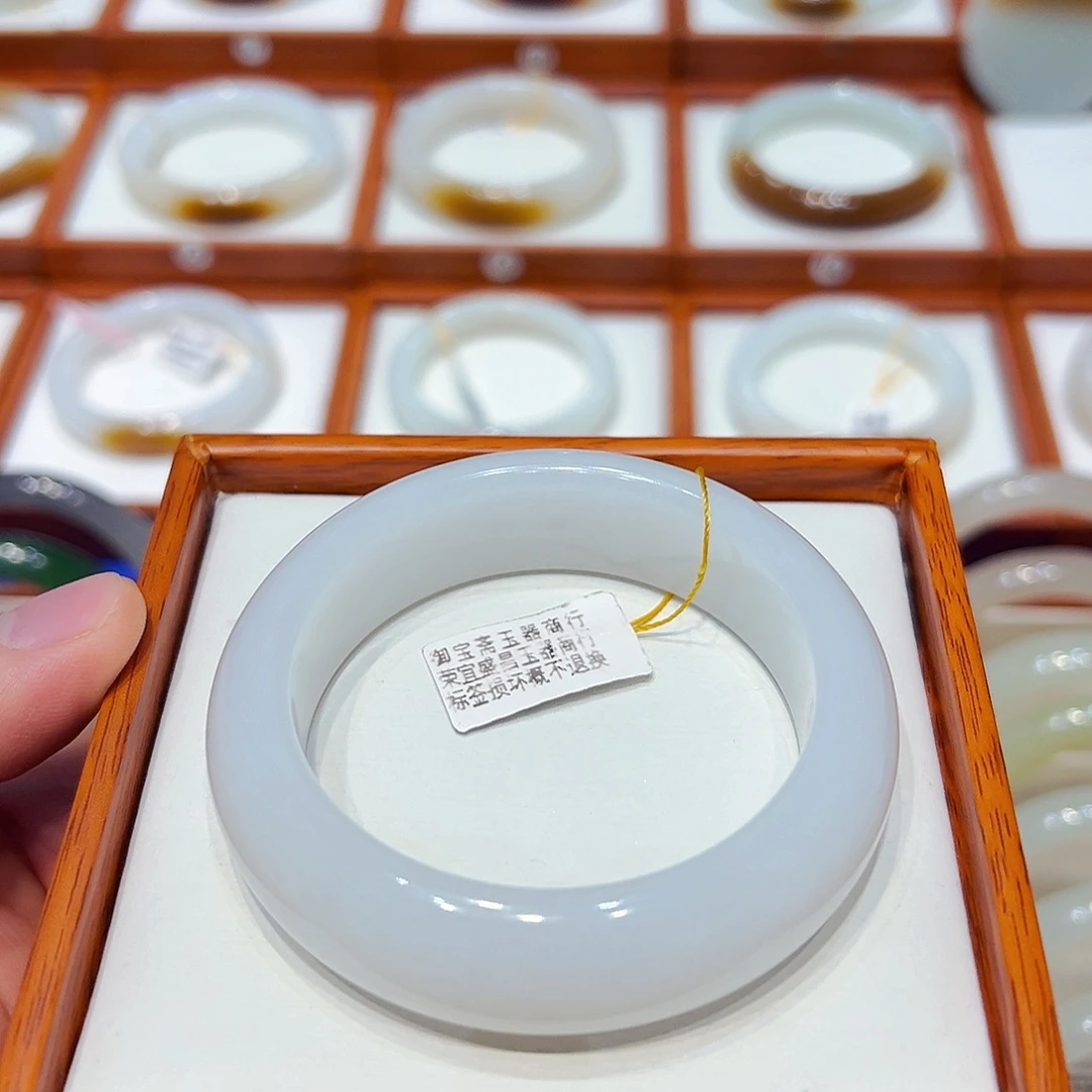 和田玉未镶嵌手镯羊脂白玉