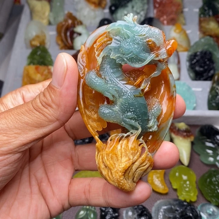 乄***情蛇纹石玉未镶嵌颈饰