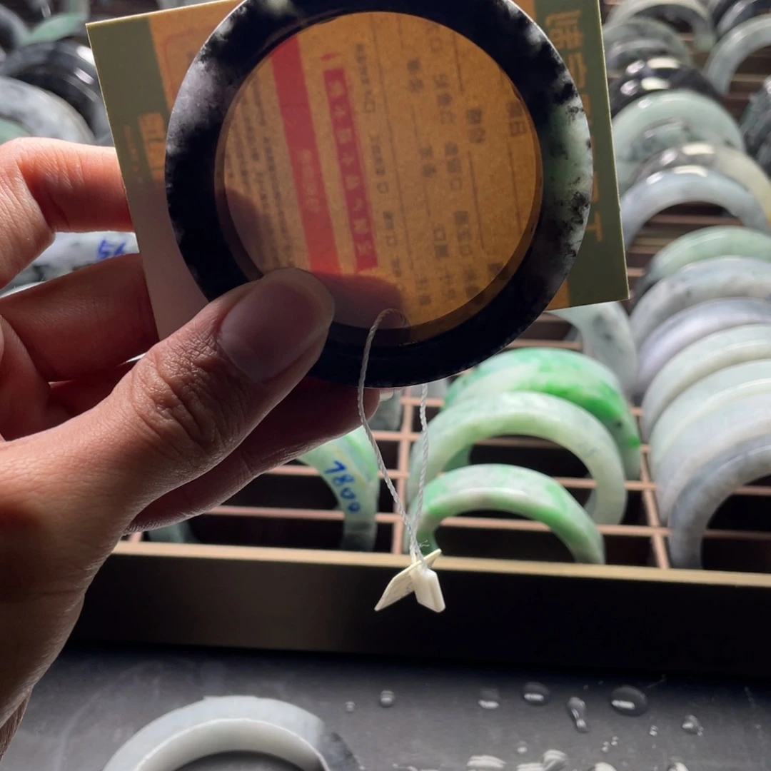 未镶嵌纯天然缅甸翡翠定制翡翠特殊镯