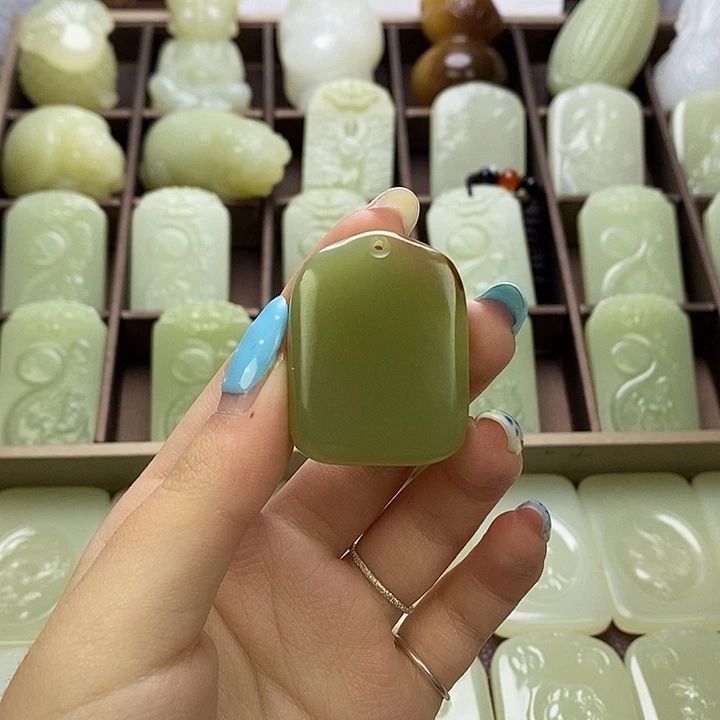 昆仑石平安无事牌