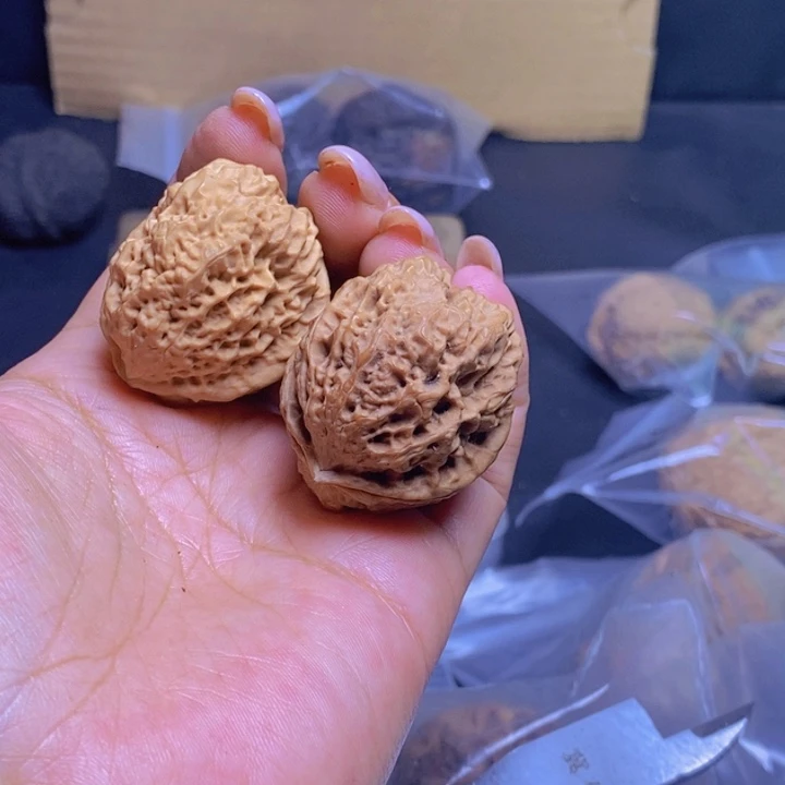 把件文玩核桃23-37mm磕尖