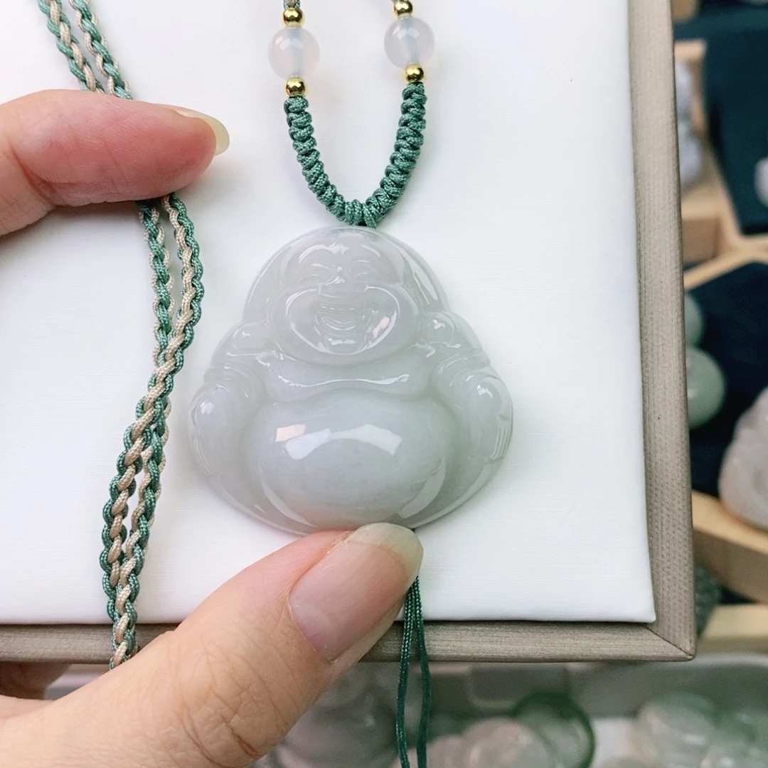 翡翠未镶嵌颈饰佛公