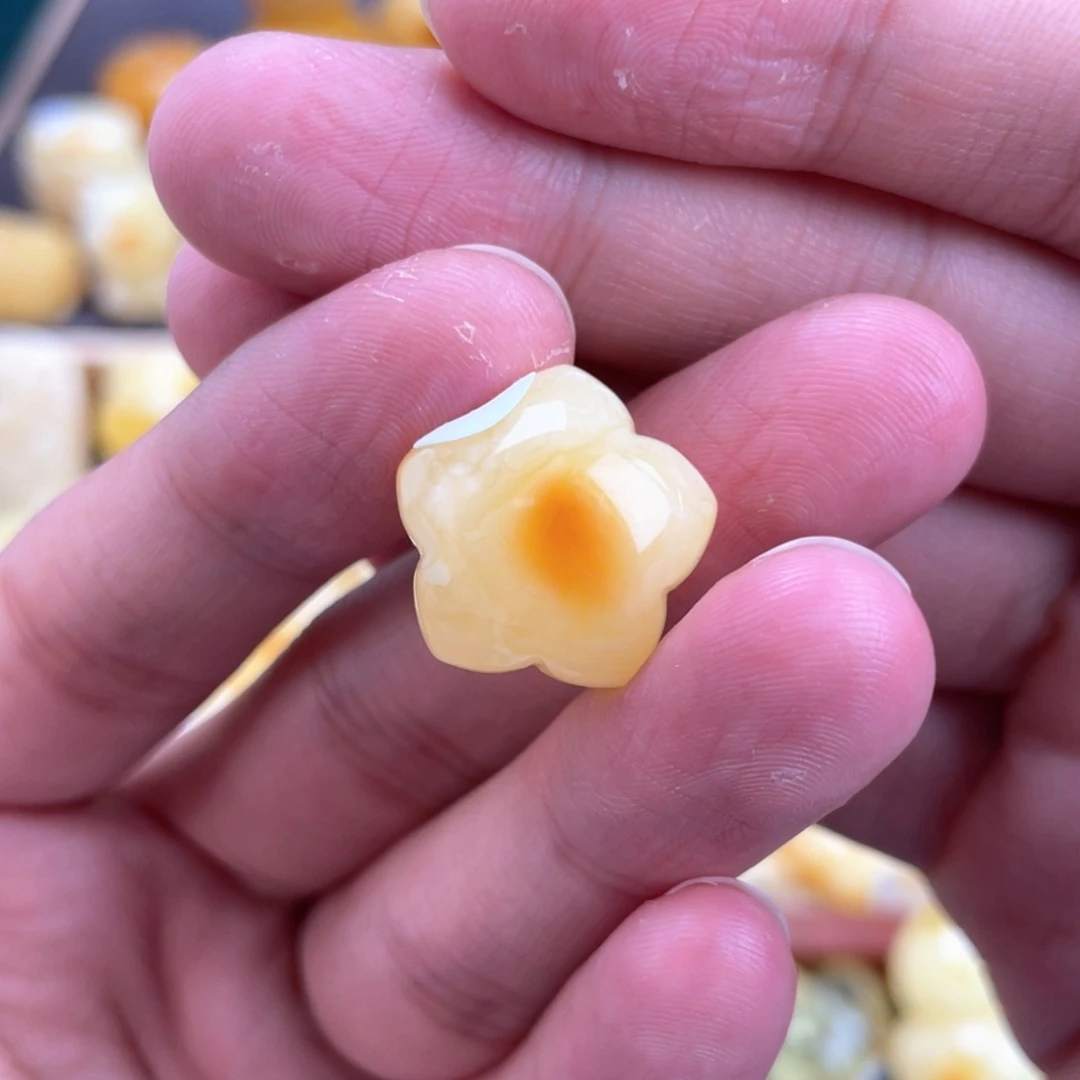 小***肉裸石琥珀未镶嵌蜜蜡