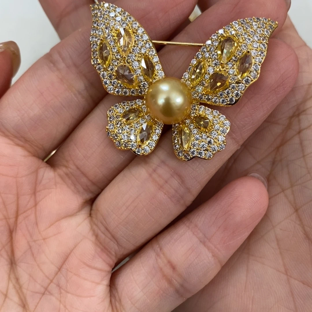 潇***潇合金胸针海水珍珠