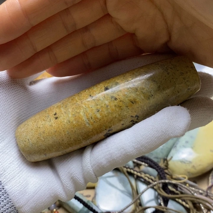 岫岩河磨玉（透闪石质玉）手把未镶嵌斜**影