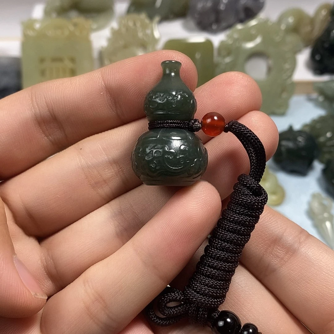 和田玉未镶嵌挂件