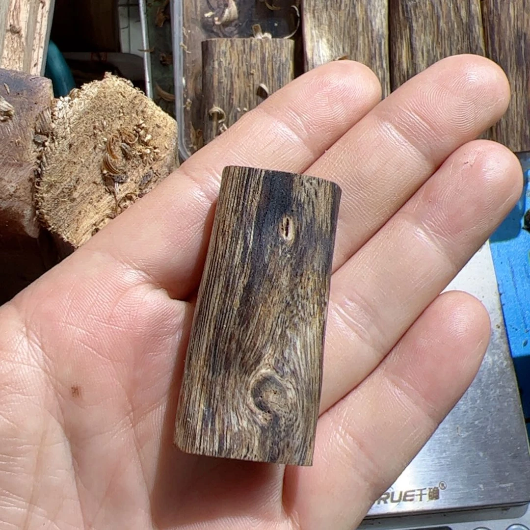 沉香吊坠白棋素牌6.6克