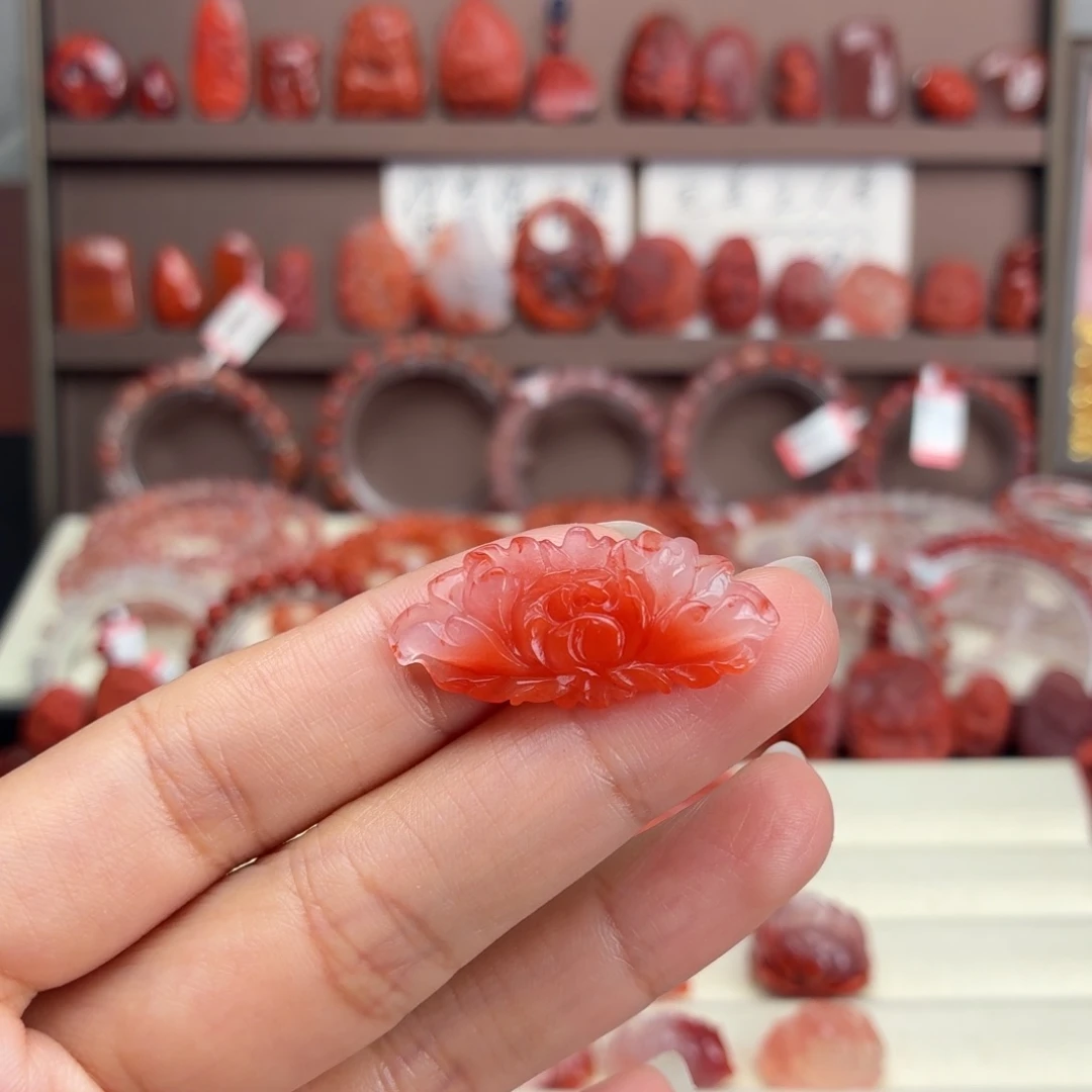 *****南红玛瑙未镶嵌颈饰牡丹花
