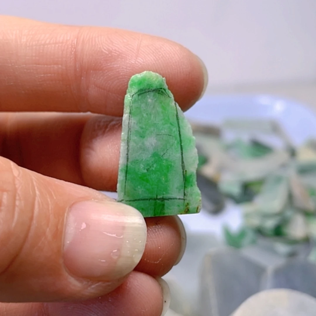 【闪购商品】翡翠颈饰未镶嵌A货