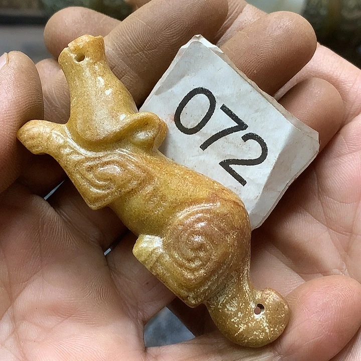 未镶嵌和田玉挂件