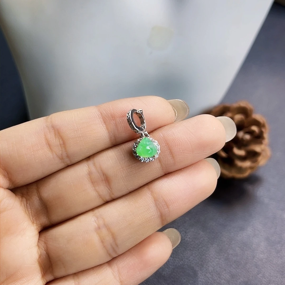 颈饰银S925镶嵌翡翠ED002阳绿佛公提溜11