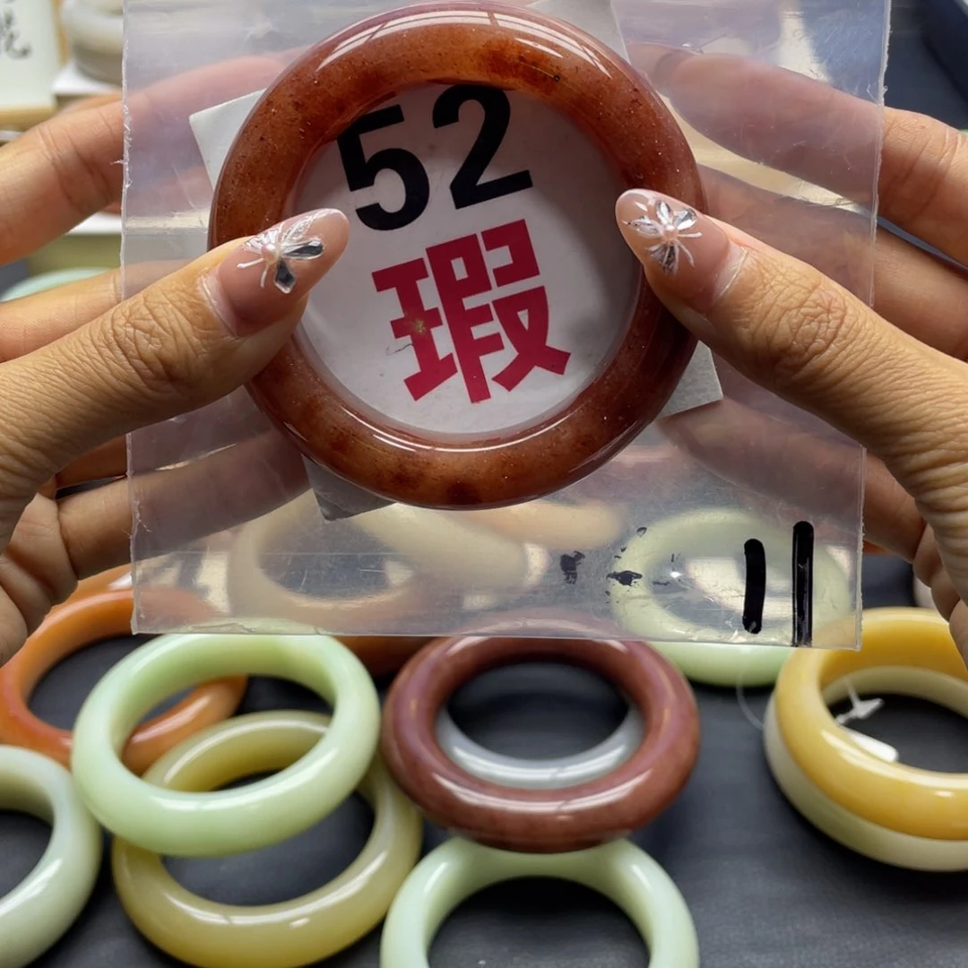 未镶嵌手镯石英岩玉