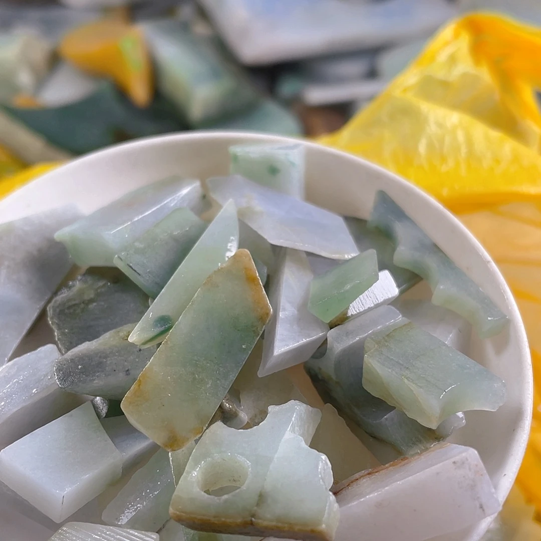 颈饰未镶嵌翡翠西***北