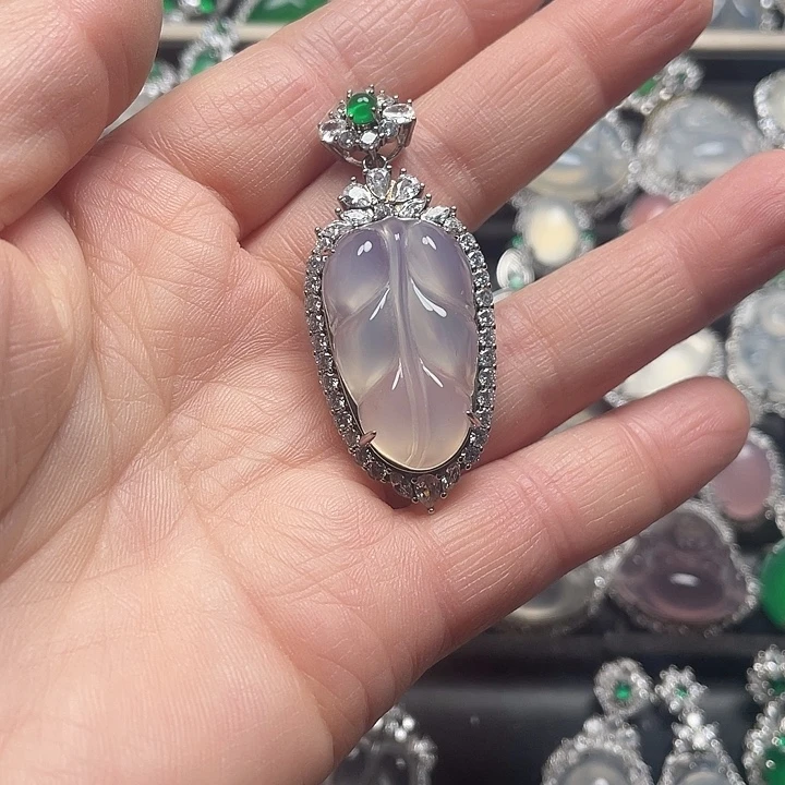 一***熊玛瑙/玉髓合金挂件