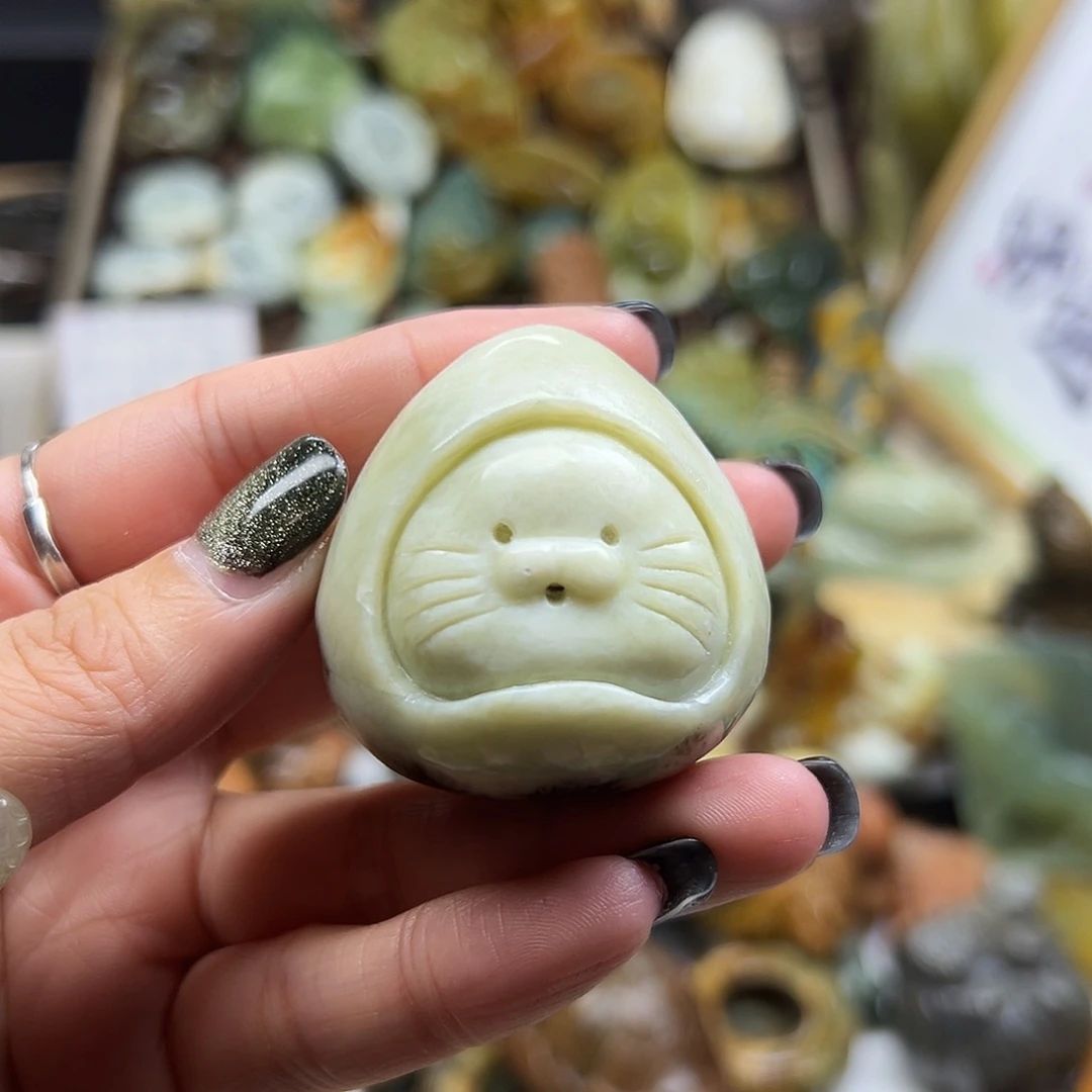 未镶嵌岫玉颈饰辽阳料球满有瑕满草