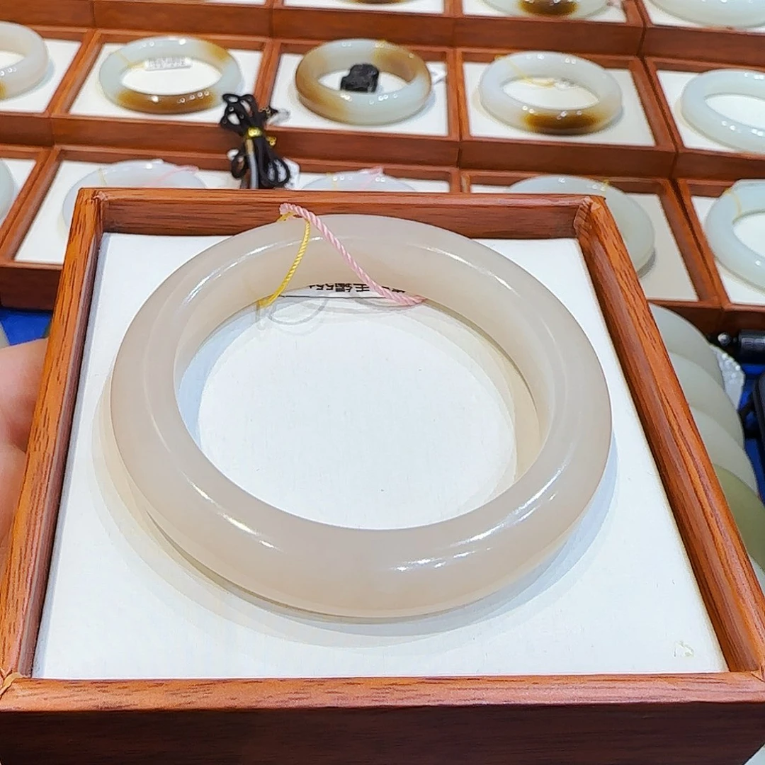 和田玉手镯未镶嵌藕粉55