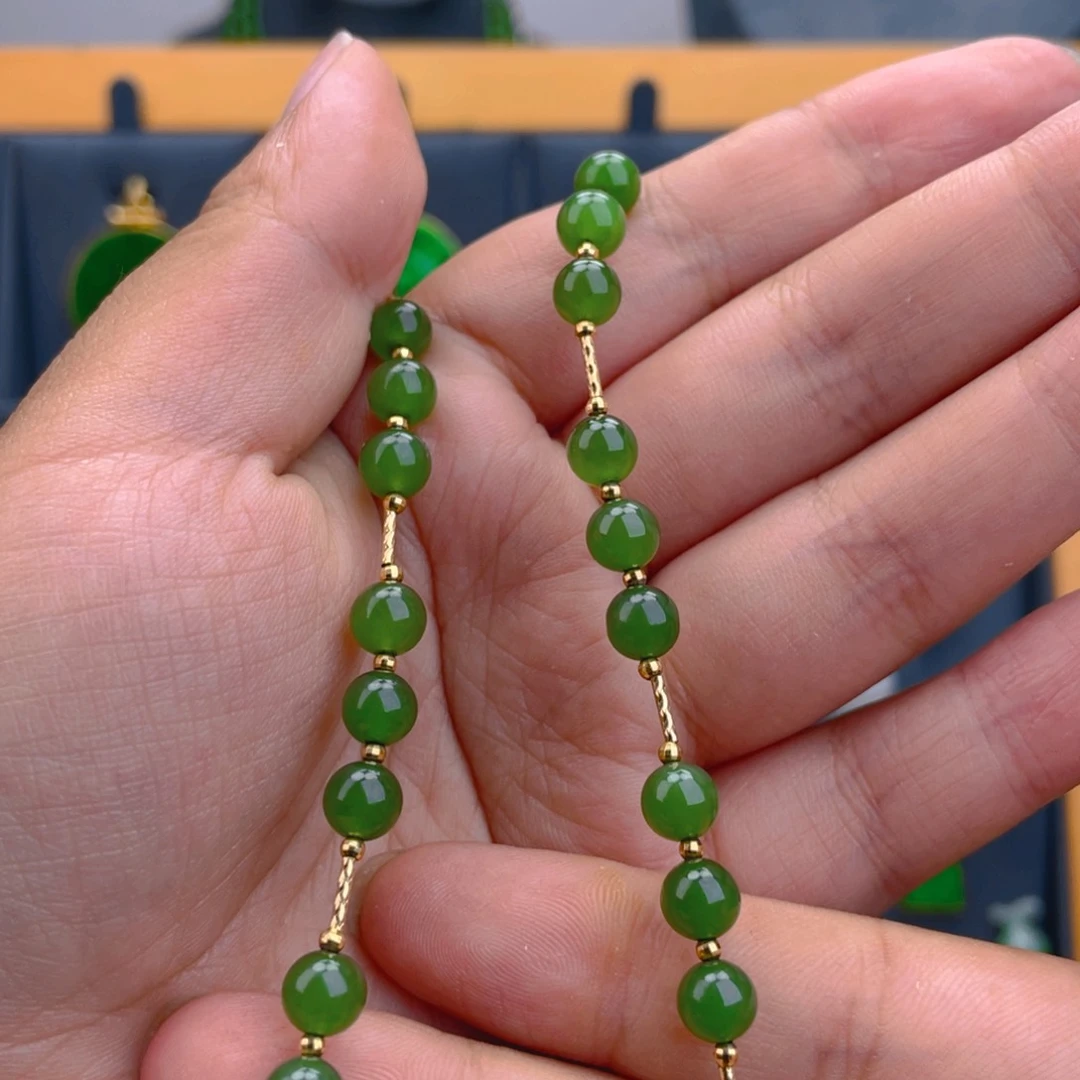 和田玉（碧玉）18K金镶嵌项链满天星项链