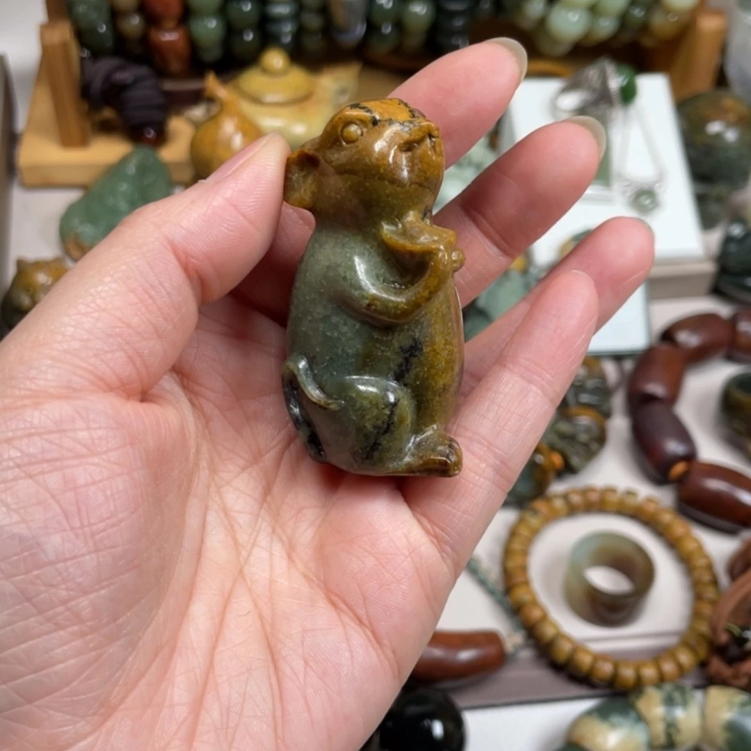 【闪购商品】岫岩河磨玉（透闪石质玉）手把件未镶嵌小**光