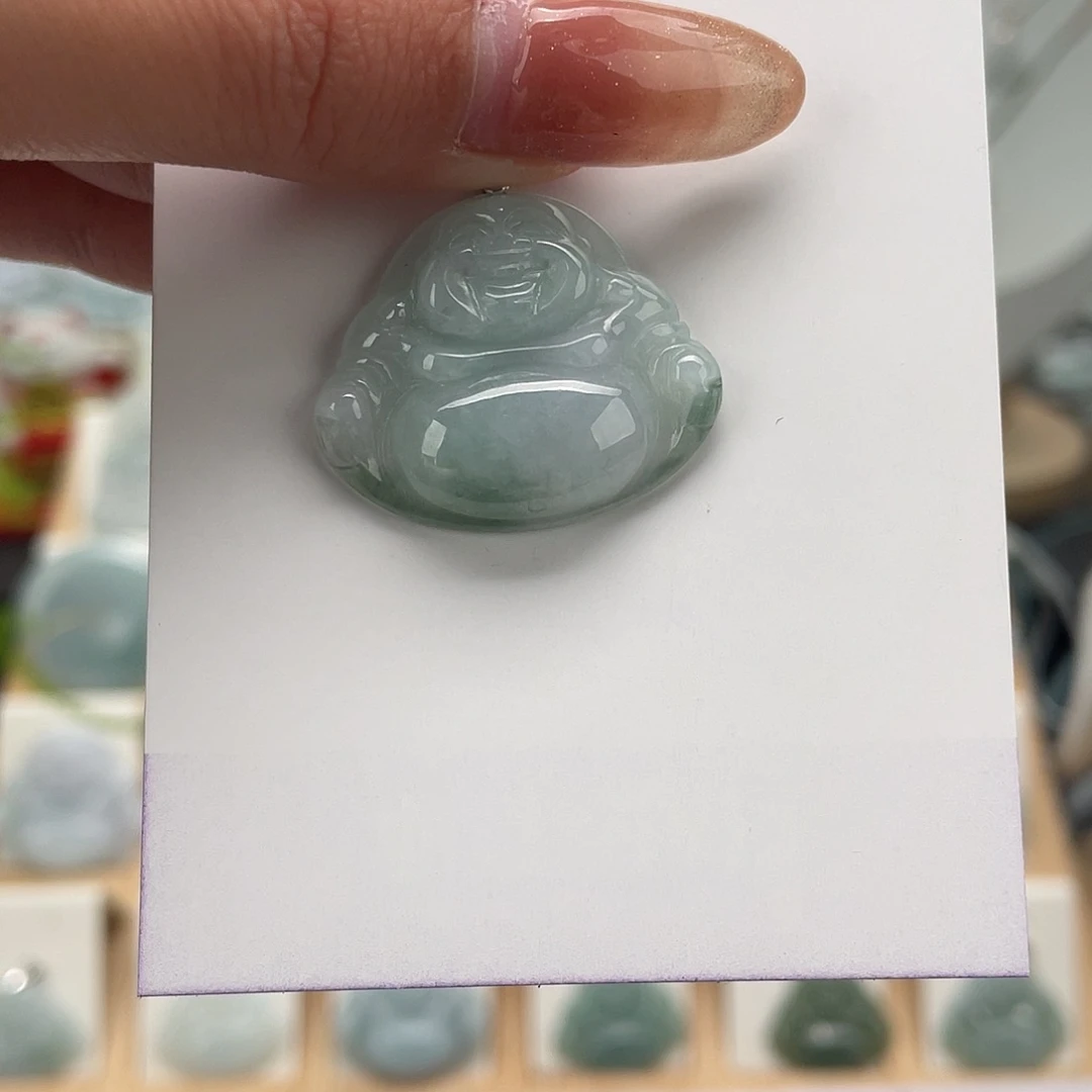 翡翠未镶嵌颈饰佛公