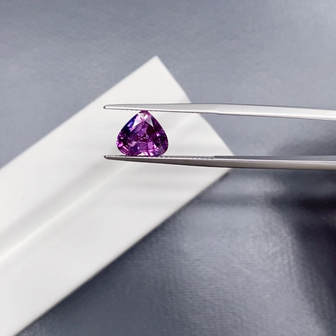 蓝宝石裸石3.08克拉 无烧