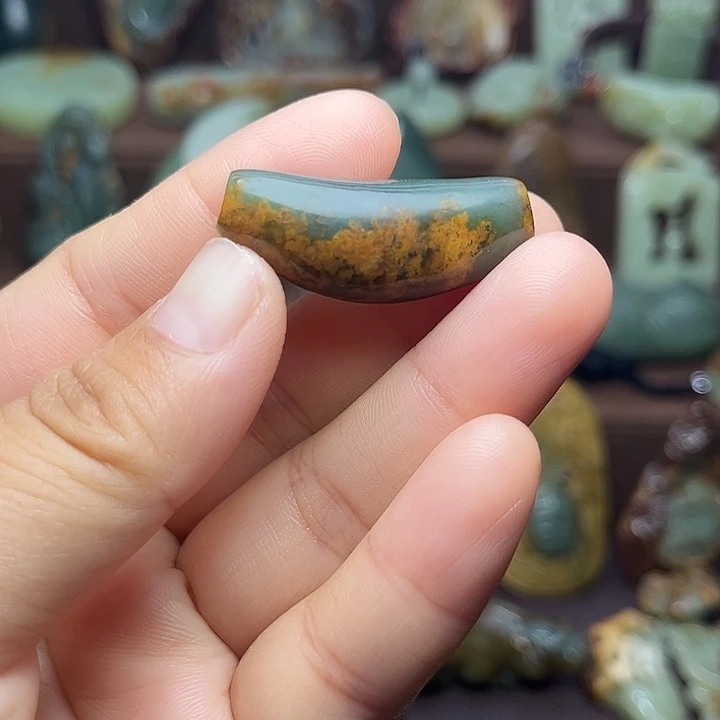 岫岩河磨玉（透闪石质玉）未镶嵌颈饰