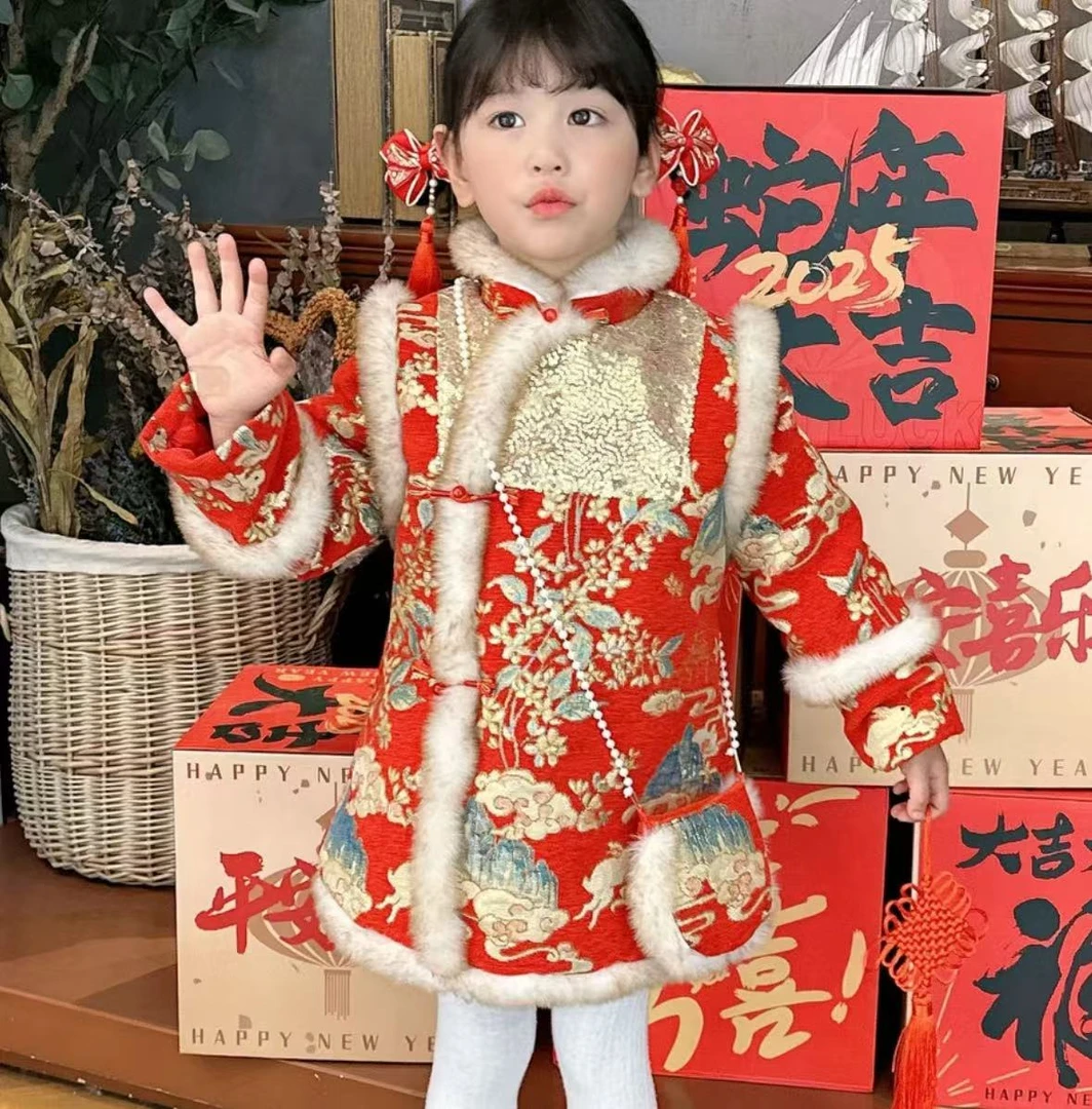 艾俊萱童装2024年冬季加厚国风刺绣拜年服
