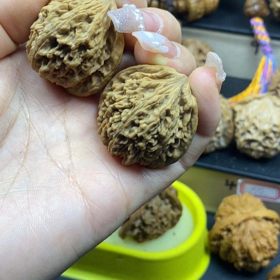 桃核把件?****空秦岭流星雨33
