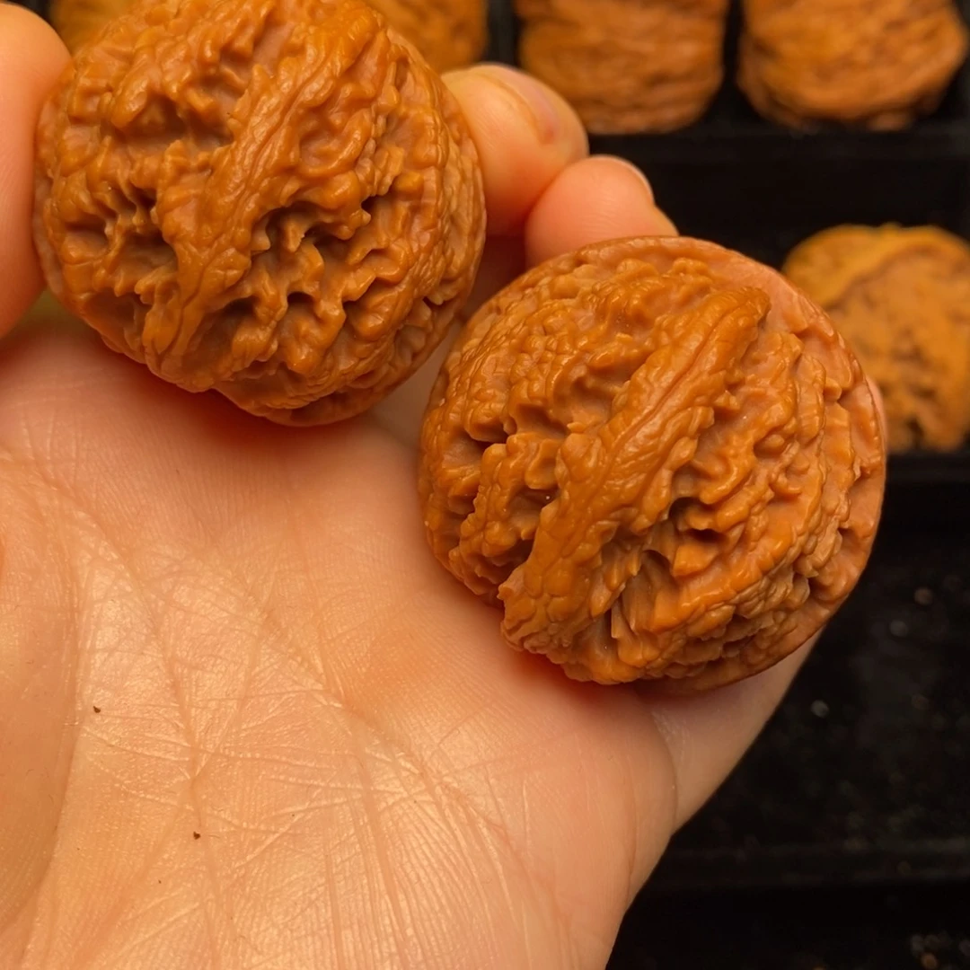 文玩核桃吊坠秦岭野生核桃