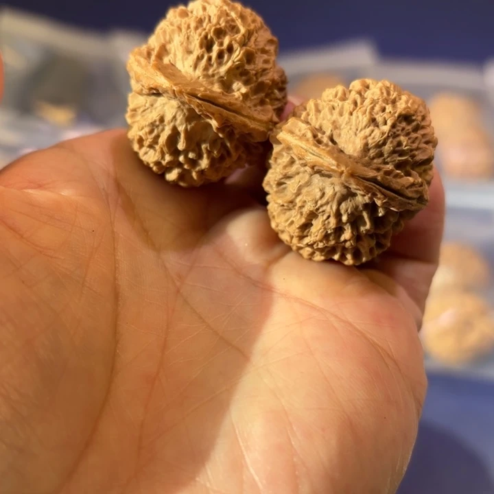 文玩核桃吊坠云石星宿