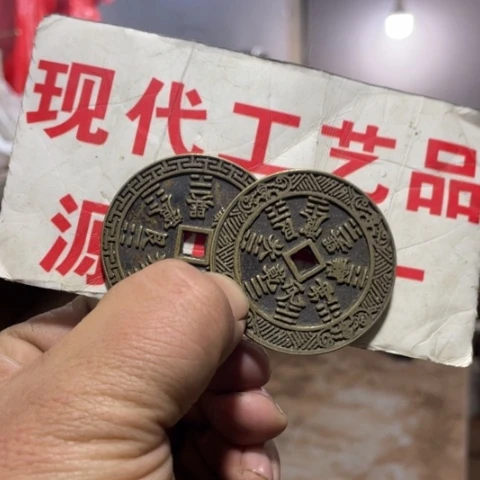 铜晓****云现代文创工艺品