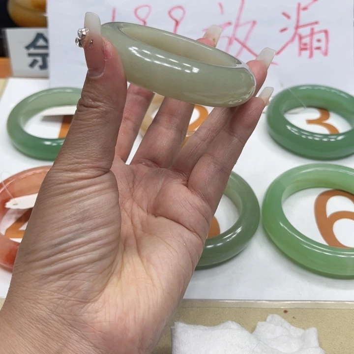 未镶嵌手镯石英质玉s****-