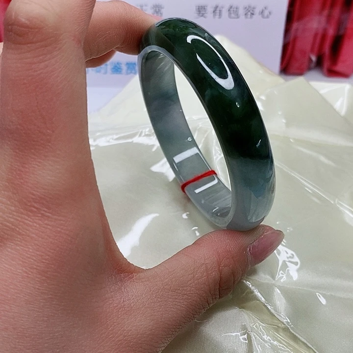翡翠手镯未镶嵌用****7
