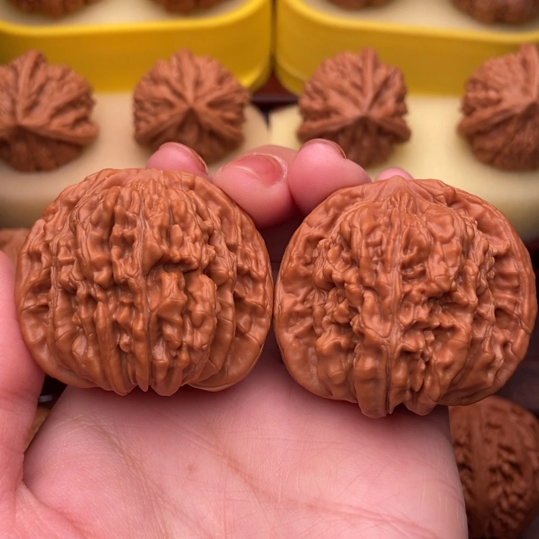 文玩核桃把件精品老树红皮四座楼44