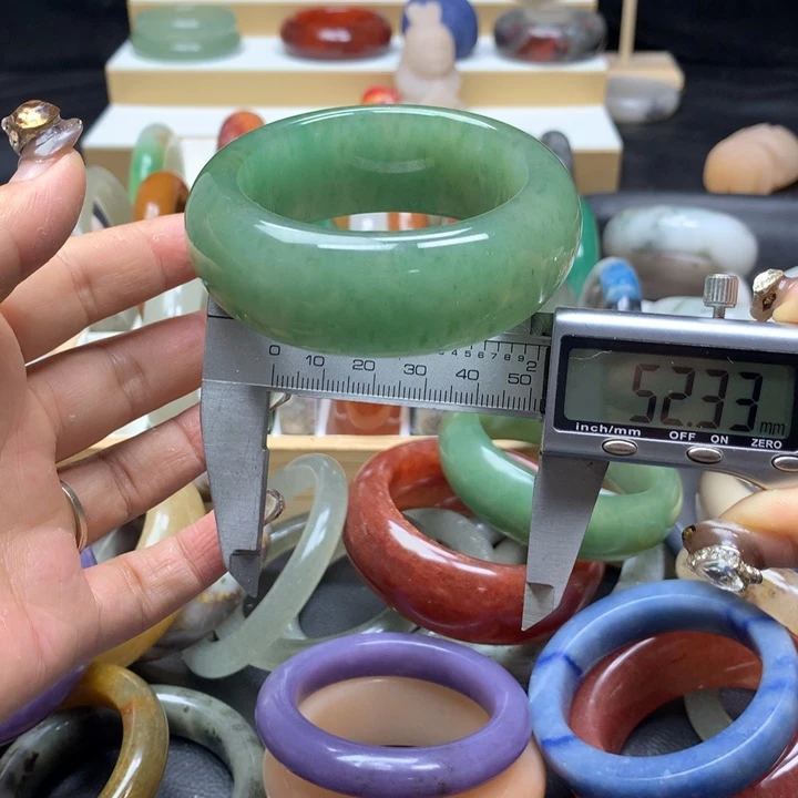 未镶嵌手镯石英质玉