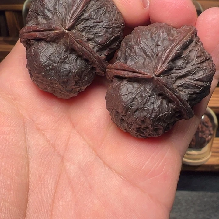 文玩核桃把件玉鼎三棱42mm