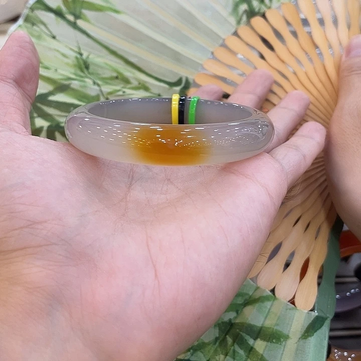 玛瑙/玉髓手镯未镶嵌