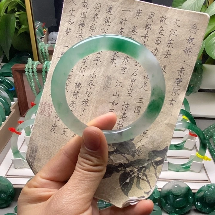 石英质玉未镶嵌手镯